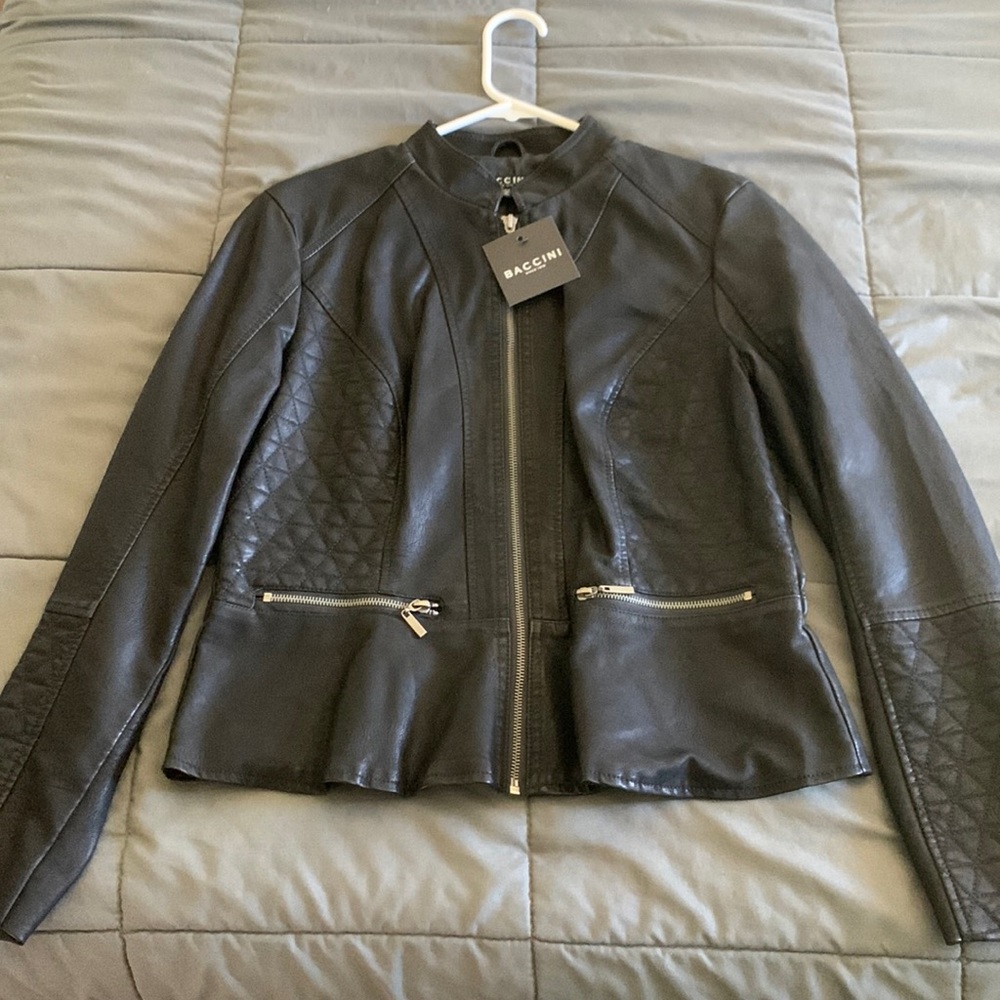 Baccini faux leather jacket. Women’s size M. New with tag.